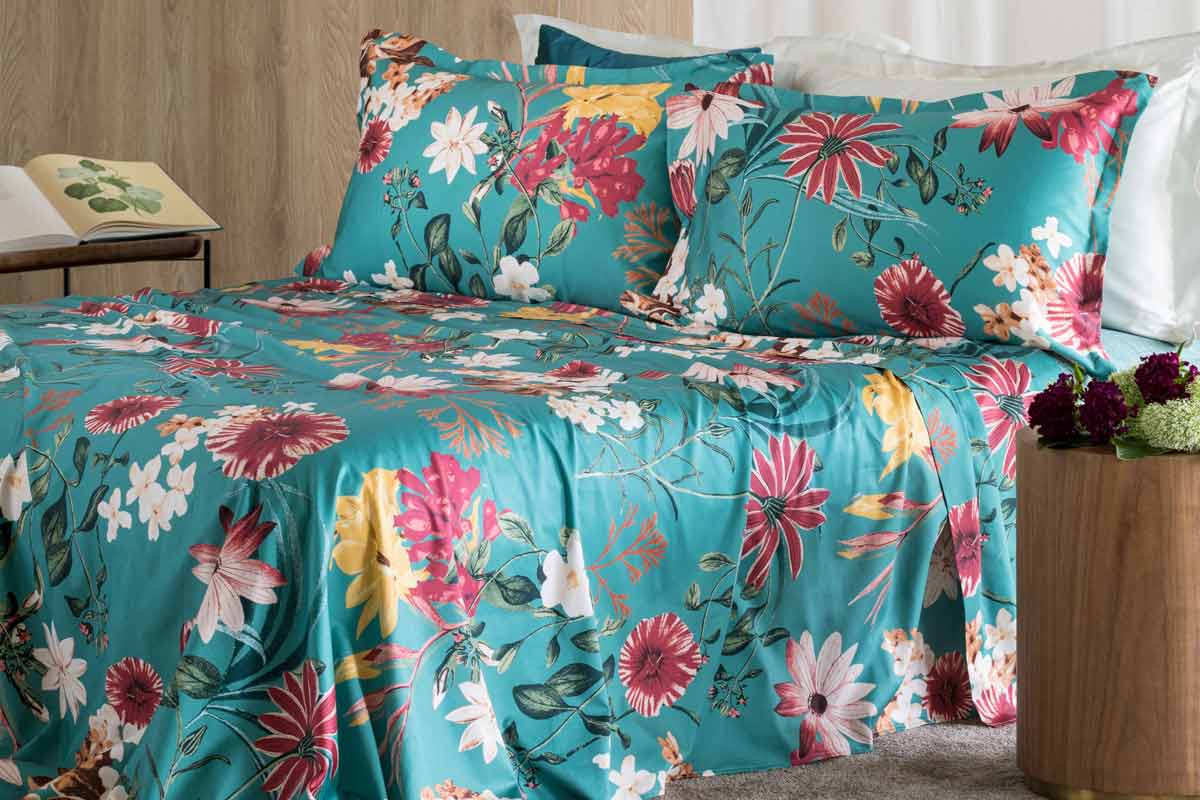 Come arredare la camera da letto in primavera e in estate: tessuti, colori e stile per la bella stagione