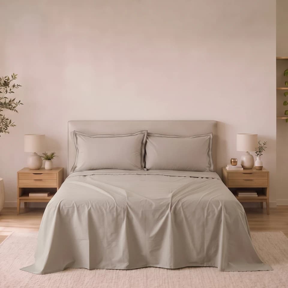 Completo letto in percalle con bordo a contrasto FOUR SEASONS